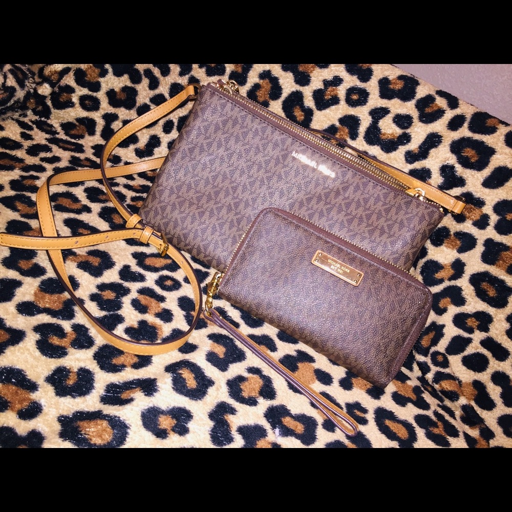 Michael Kors - Picture 2 of 4